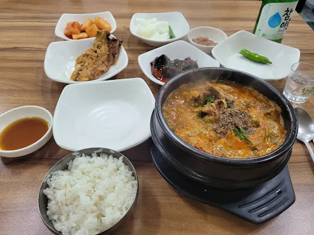 서울24시뼈다귀해장국