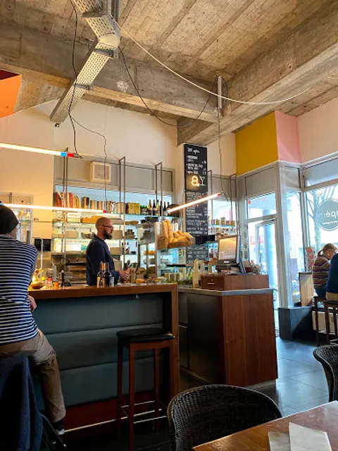 apéro café & tagesbar