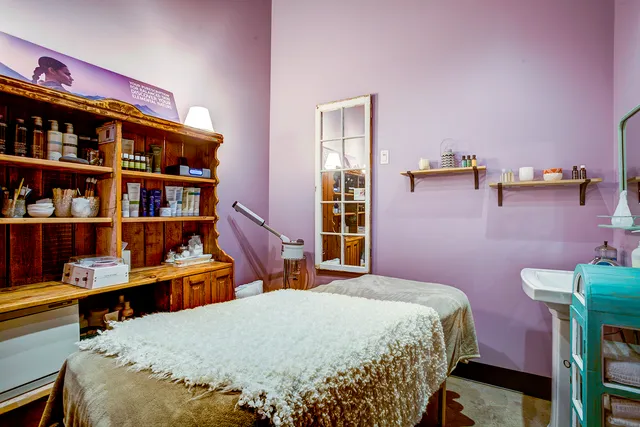 Beehive Salon West Seattle