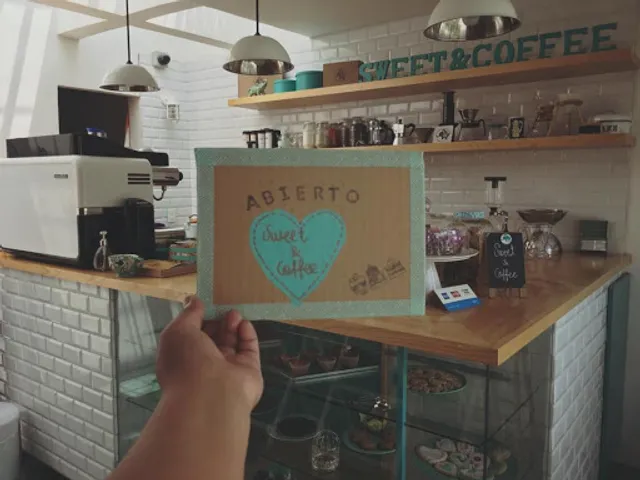 Sweet & Coffee - (Cake & Coffee Bar)