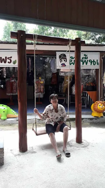 ครัวหยกมณีลิน ขนมจีน 7 สี (ริมผา)​