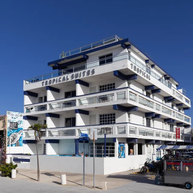 Hotel Tropical Suites