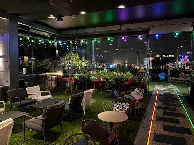 Plane Spotter Rooftop Garden Bar