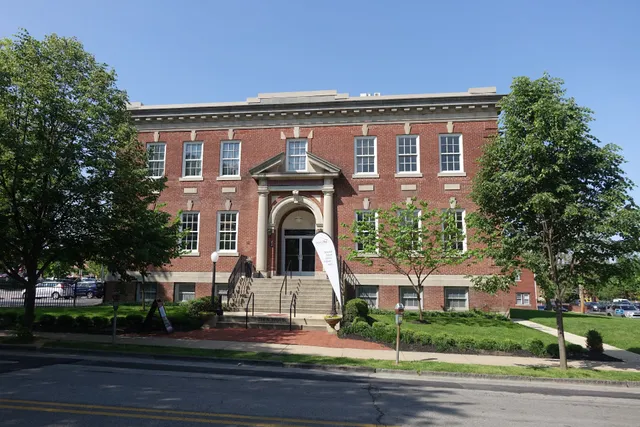 Uptown Knauer Performing Arts Center