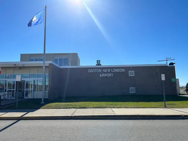 Groton - New London Airport