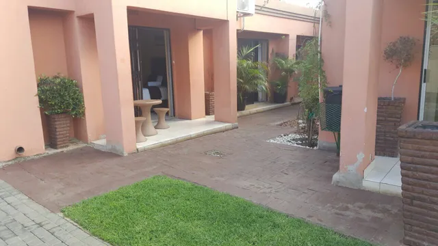 Tshenolo Guest House, Rustenburg North