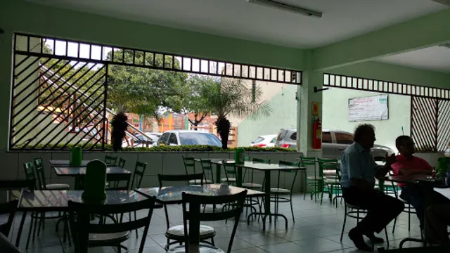 HM Snacks and Confectionery