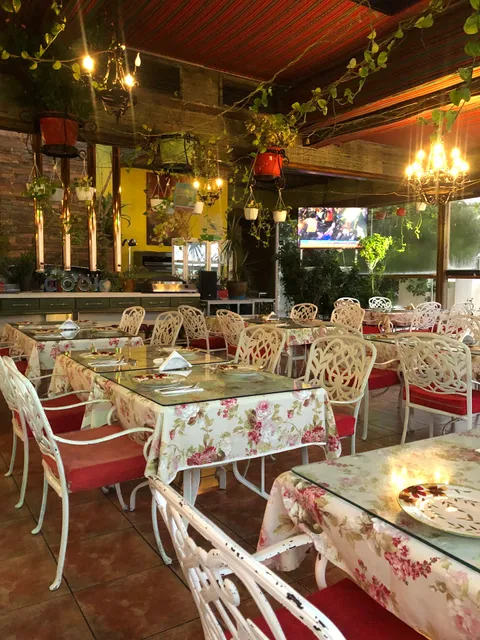 Mamig Armenian & Lebanese Restaurant