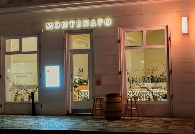 Montenapo Sandwich & Bar