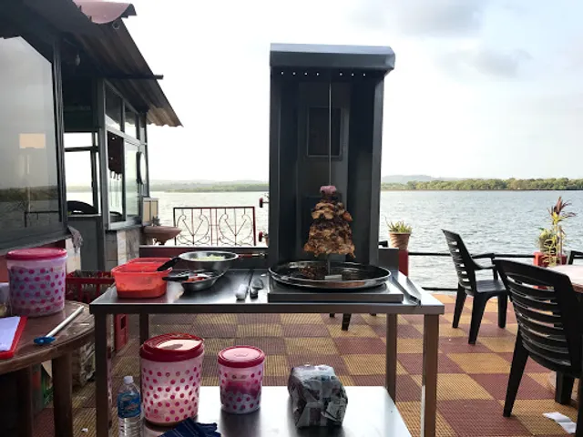 GENE’s - Restaurant By The Riverside