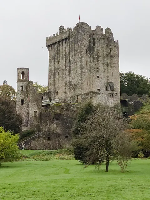 Blarney Castle & Gardens(Gairdíní Chaisleán na Blarnan)
