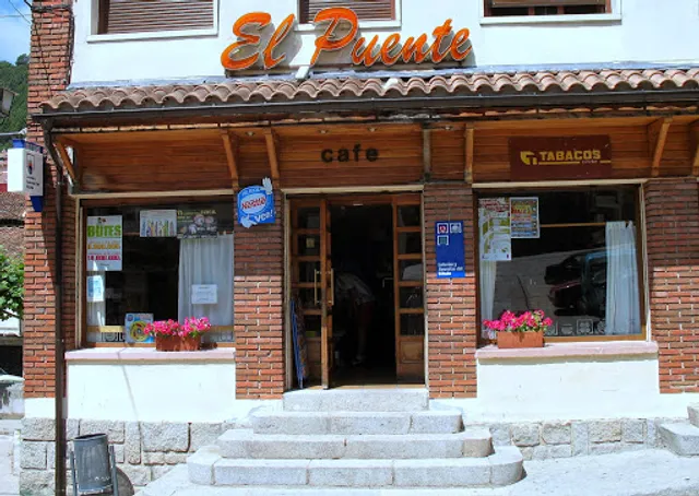 Bookstore Cafe BRIDGE