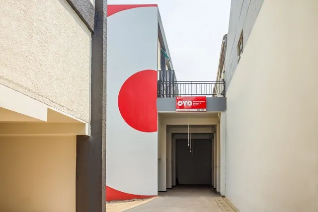 OYO 737 Kamar Keluarga Mahkota 8