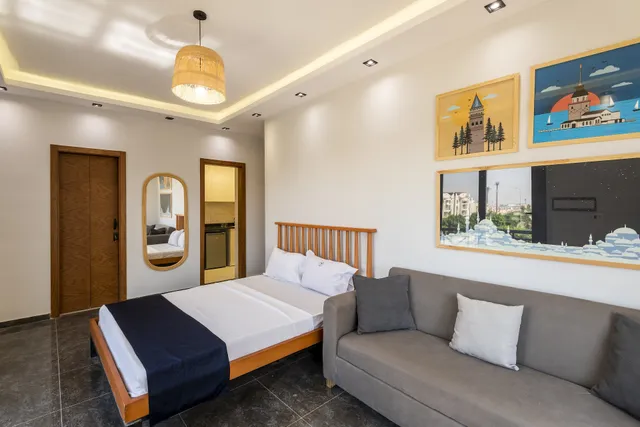 Travelholic AUC Resdience