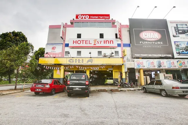 OYO 89639 1st Inn Hotel, Seksyen 20