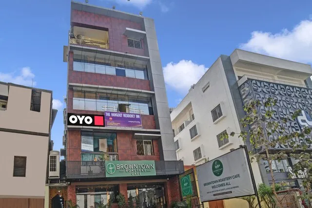 OYO The Hangout Residency Inn