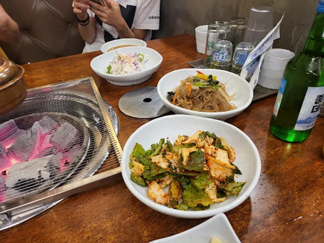 화화 돼지왕갈비 반여점