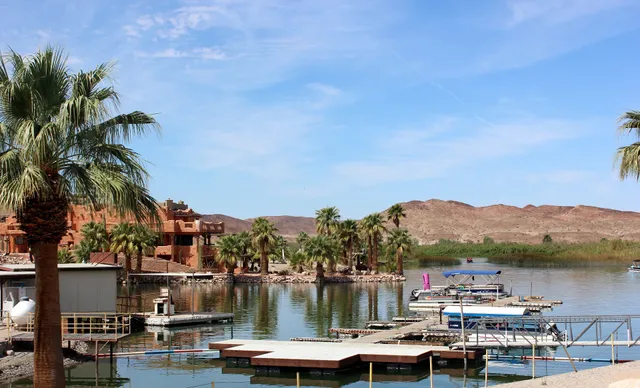 Fisher's Landing Resort