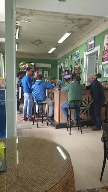 Bar Diegui y familia