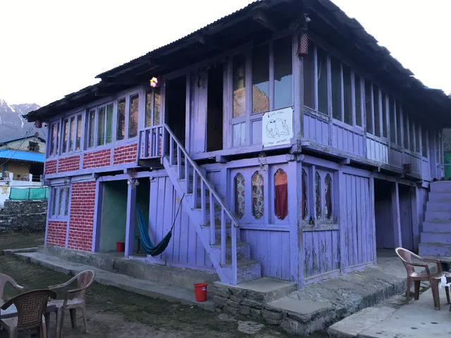 Sunrise cafe & Homestay - Boom And Blossom