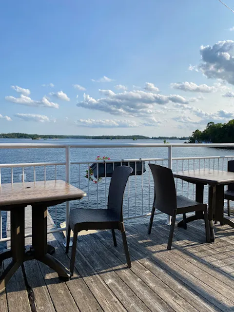 Boathouse Cafe - Golden Beach