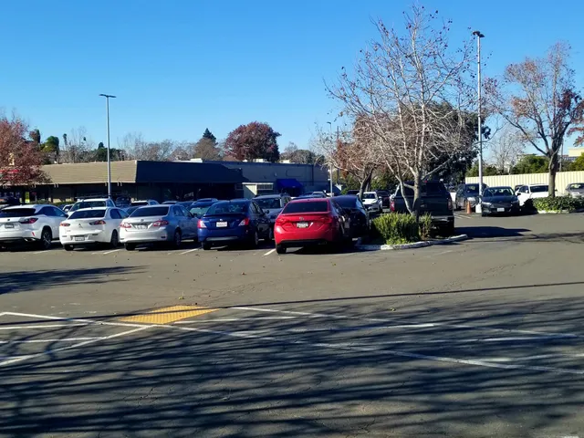 Moeser Lane Shopping Center