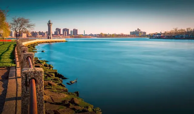 Roosevelt Island Lighthouse