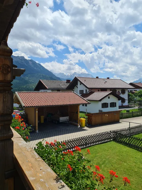 A.u.U. Neuner Pension