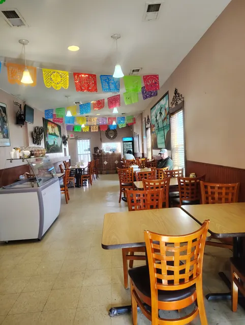 Los Famosos Cocina Mexicana