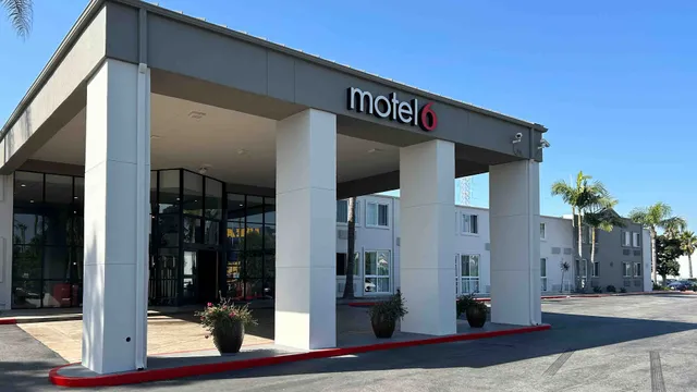 Studio 6 Suites Carson, CA