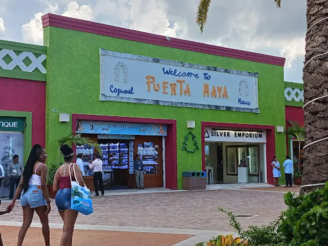 Alberto's Puerta Maya