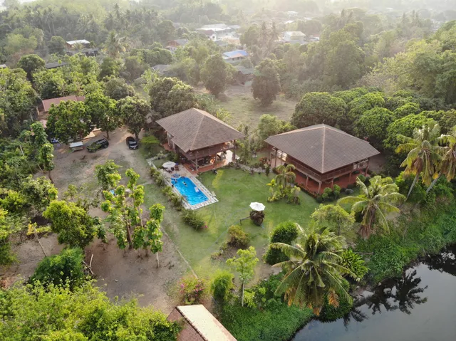 Ban Suan Arun Resort / Bantak House