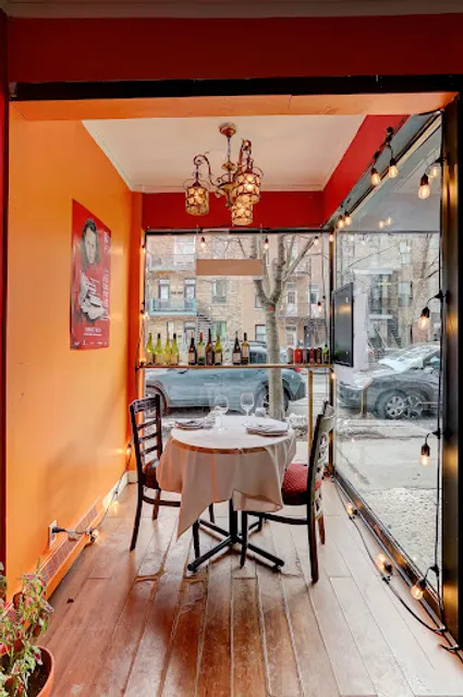 Le Coin Perdu Bar a Vin