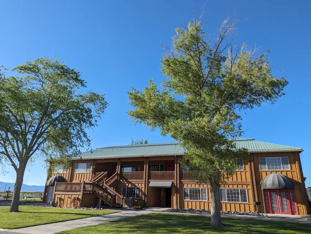 Surprise Valley Hotsprings