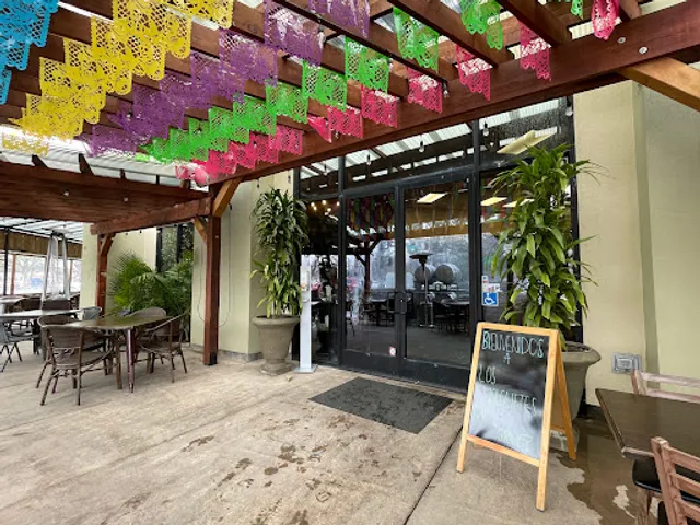 Los Molcajetes Bar & Grill