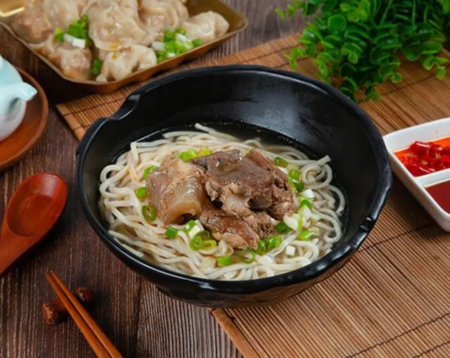 9% UNIQUE NIGHT PERSON