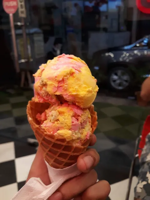 ICE-CREAM, SUNDAES, SHAKES & MORE