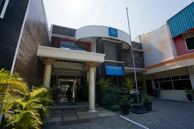 Hotel Suroyo Mitra RedDoorz