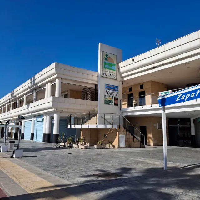 Centro Commercial El Lago