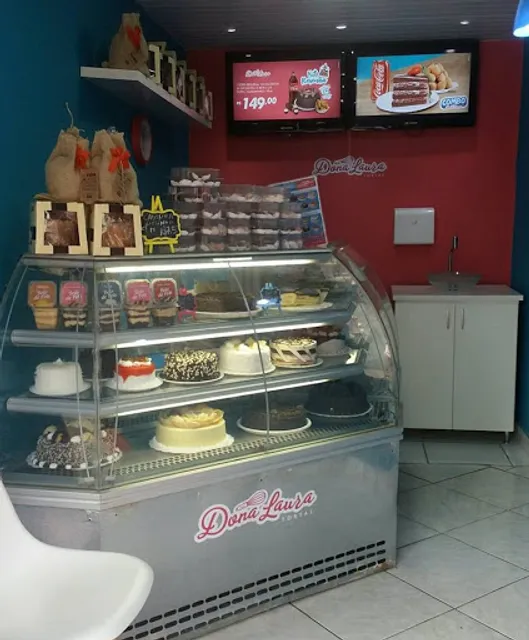 Dona Laura Bolos&Doces