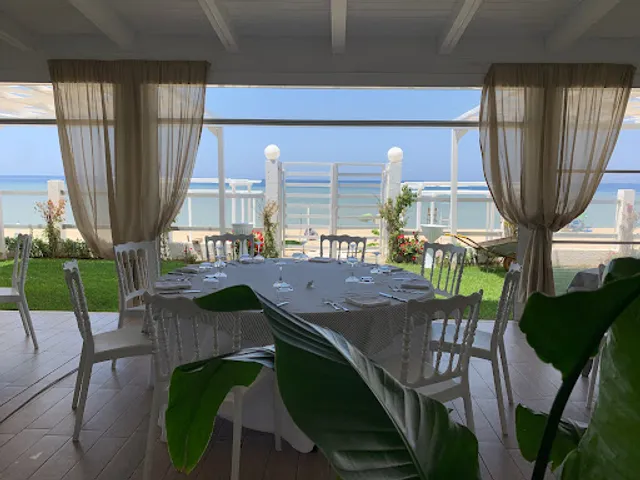 REfresh Pizzo | Ristorante di Pesce Fresco | Sala Ricevimenti in riva al mare | Servizio Catering
