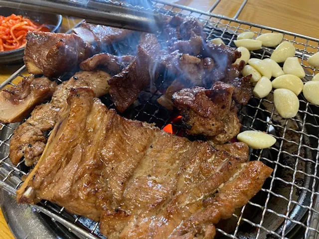 명동돼지한마리 본점