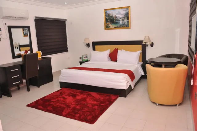 Double-A Suites & Lounge