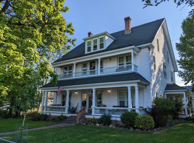 Hyatt House Bed And Breakfast