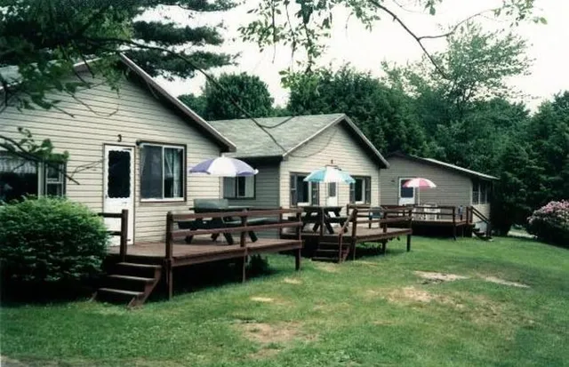 Anglers' Bay Cottages and Marina