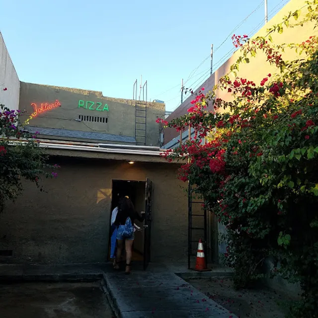 Folliero's Italian Food and Pizza