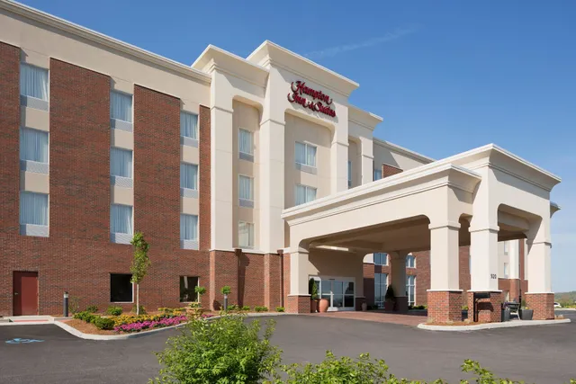 Hampton Inn & Suites Parkersburg Downtown