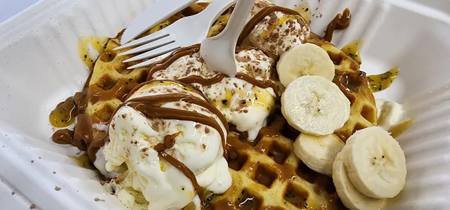 Waffle Cafe & REAL FRUIT ICE-CREAM
