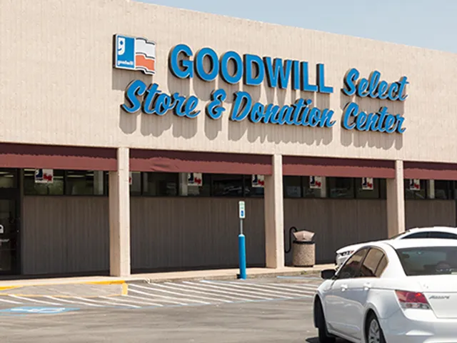 Goodwill Thrift Store & Donation Center – Heights