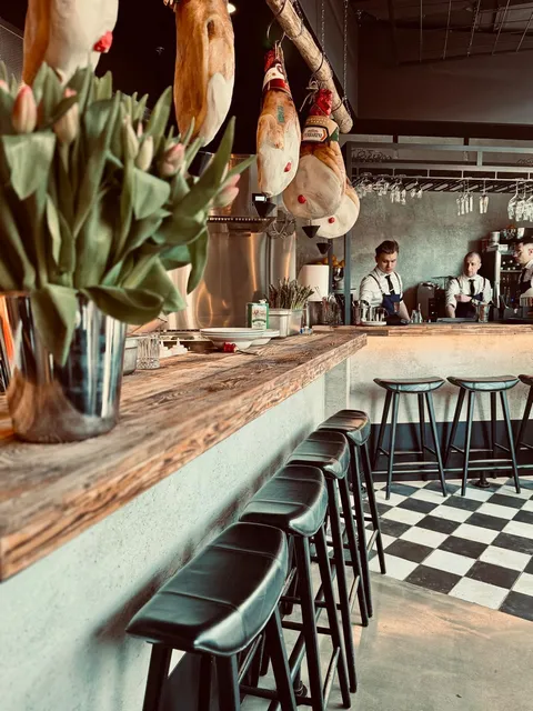 Restauracja PINI | Złote Tarasy